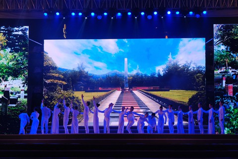 Tạ Minh Tâm, Đông Nhi, Hồ Trung Dũng hát về Côn Đảo - Sáng mãi bản anh hùng ca - Ảnh 5. Tạ Minh Tâm, Đông Nhi, Hồ Trung Dũng hát về Côn Đảo - Sáng mãi bản anh hùng ca - Ảnh 5.