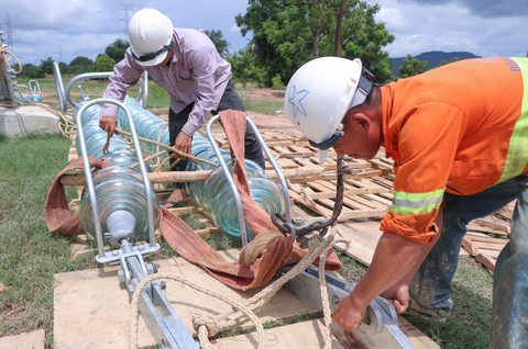 Chạy đua với thời tiết trên công trường điện Ninh Thuận - Ảnh 6. Chạy đua với thời tiết trên công trường điện Ninh Thuận - Ảnh 6.
