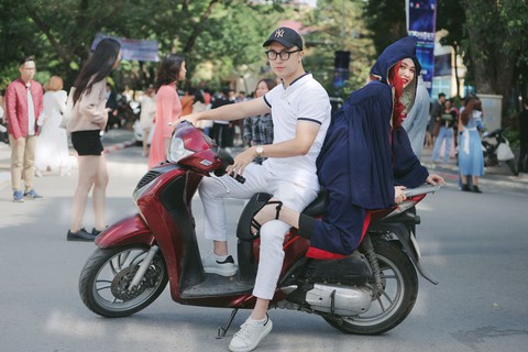 Hình ảnh vui nhộn thời sinh viên của hoa hậu Nông Thúy Hằng - Ảnh 2. Hình ảnh vui nhộn thời sinh viên của hoa hậu Nông Thúy Hằng - Ảnh 2.