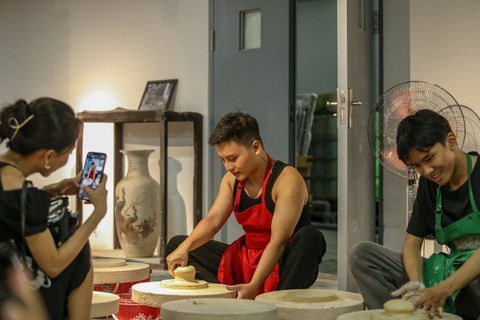 Hội làng Bát Tràng thành Di sản văn hóa phi vật thể quốc gia - Ảnh 2. Hội làng Bát Tràng thành Di sản văn hóa phi vật thể quốc gia - Ảnh 2.