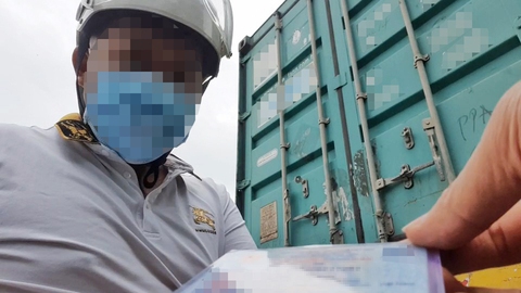 Mua lại thẻ căn cước của mình từ một... cặp đôi thuê phòng khách sạn bỏ lại - Ảnh 1. Mua lại thẻ căn cước của mình từ một... cặp đôi thuê phòng khách sạn bỏ lại - Ảnh 1.
