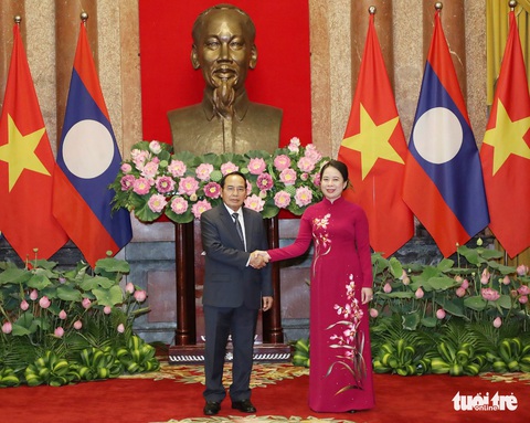 Chủ tịch nước, Phó chủ tịch nước gặp Phó chủ tịch nước Lào - Ảnh 4. Chủ tịch nước, Phó chủ tịch nước gặp Phó chủ tịch nước Lào - Ảnh 4.