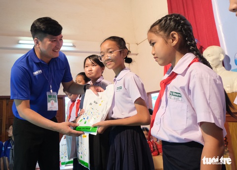 Dấu ấn Mùa hè xanh trên đất bạn Lào của chiến sĩ tình nguyện TP.HCM - Ảnh 3. Dấu ấn Mùa hè xanh trên đất bạn Lào của chiến sĩ tình nguyện TP.HCM - Ảnh 3.