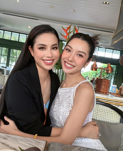 Ảnh vui sao Việt 17/7: Thúy Vân – Phạm Hương đọ sắc - Ảnh 1. Ảnh vui sao Việt 17/7: Thúy Vân – Phạm Hương đọ sắc - Ảnh 1.