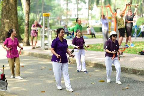 Bỗng dưng đau lưng, bệnh gì? - Ảnh 1. Bỗng dưng đau lưng, bệnh gì? - Ảnh 1.