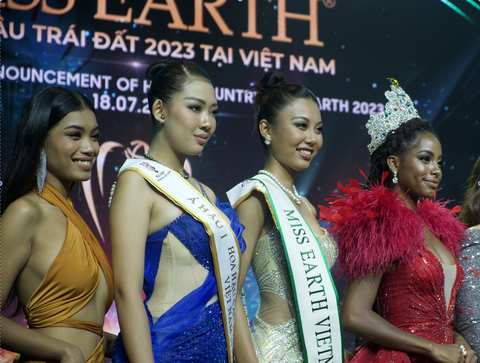 Trương Ngọc Ánh giải thích lý do Hoa hậu Nông Thúy Hằng không thi Miss Earth 2022 - Ảnh 1. Trương Ngọc Ánh giải thích lý do Hoa hậu Nông Thúy Hằng không thi Miss Earth 2022 - Ảnh 1.