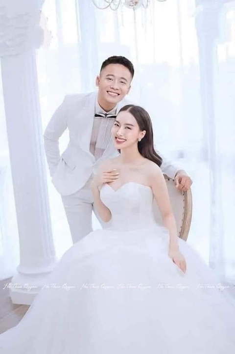 Netizen chế loạt ảnh cưới để thuyền Thùy Tiên - Quang Linh cập bến - Ảnh 5. Netizen chế loạt ảnh cưới để thuyền Thùy Tiên - Quang Linh cập bến - Ảnh 5.