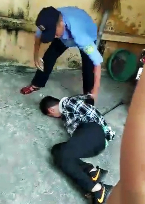 Nam thanh niên mang súng đi cướp ngân hàng, bị bắt hóa ra súng... nhựa - Ảnh 1. Nam thanh niên mang súng đi cướp ngân hàng, bị bắt hóa ra súng... nhựa - Ảnh 1.