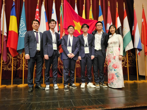 Olympic sinh học quốc tế 2022: Học sinh Việt Nam đoạt 1 huy chương bạc, 3 huy chương đồng - Ảnh 1. Olympic sinh học quốc tế 2022: Học sinh Việt Nam đoạt 1 huy chương bạc, 3 huy chương đồng - Ảnh 1.