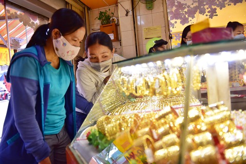 Việt Nam tiêu thụ 14 tấn vàng trong quý 2-2022? - Ảnh 1. Việt Nam tiêu thụ 14 tấn vàng trong quý 2-2022? - Ảnh 1.