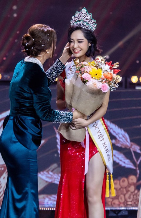Nông Thúy Hằng: Tôi hội tụ đủ yếu tố trở thành Hoa hậu - Ảnh 2. Nông Thúy Hằng: Tôi hội tụ đủ yếu tố trở thành Hoa hậu - Ảnh 2.