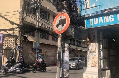 Tin sáng 20-7: Tổng rà soát, xử lý biển báo giao thông ‘núp lùm’; Hôm nay cả nước có mưa - Ảnh 3. Tin sáng 20-7: Tổng rà soát, xử lý biển báo giao thông ‘núp lùm’; Hôm nay cả nước có mưa - Ảnh 3.
