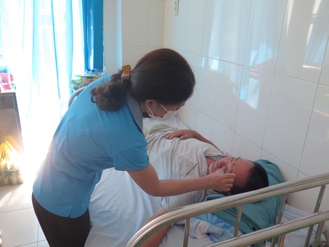 Mâu thuẫn vì 2 thùng hải sản, hành khách tố bị nhà xe đánh trọng thương - Ảnh 1. Mâu thuẫn vì 2 thùng hải sản, hành khách tố bị nhà xe đánh trọng thương - Ảnh 1.