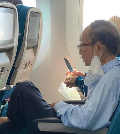 Vụ lọt dao gọt trái cây lên máy bay: Nhân viên soi chiếu bỏ qua trong một phút lơ là - Ảnh 1. Vụ lọt dao gọt trái cây lên máy bay: Nhân viên soi chiếu bỏ qua trong một phút lơ là - Ảnh 1.