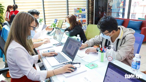 Nếu các trường đua nhau làm đẹp học bạ để xét đại học, công bằng ở đâu? - Ảnh 1. Nếu các trường đua nhau làm đẹp học bạ để xét đại học, công bằng ở đâu? - Ảnh 1.