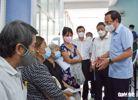 Bí thư Nguyễn Văn Nên kiểm tra phòng sốt xuất huyết tại quận Bình Tân - Ảnh 1. Bí thư Nguyễn Văn Nên kiểm tra phòng sốt xuất huyết tại quận Bình Tân - Ảnh 1.