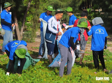 Một tuần tình nguyện nơi đảo tiền tiêu Phú Quý - Ảnh 12. Một tuần tình nguyện nơi đảo tiền tiêu Phú Quý - Ảnh 12.