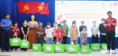 Một tuần tình nguyện nơi đảo tiền tiêu Phú Quý - Ảnh 8. Một tuần tình nguyện nơi đảo tiền tiêu Phú Quý - Ảnh 8.