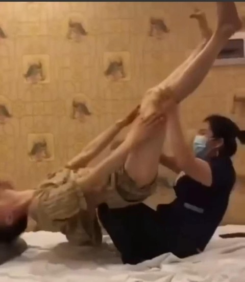 Đi mát-xa cho khỏe nào ngờ gặp chị mát-xa quá khỏe! - Ảnh 4. Đi mát-xa cho khỏe nào ngờ gặp chị mát-xa quá khỏe! - Ảnh 4.