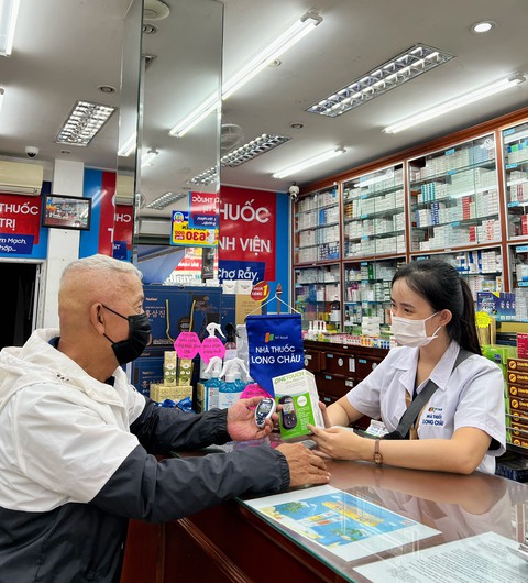 FPT Long Châu thu cũ đổi mới miễn phí 10.000 máy đo đường huyết - Ảnh 1. FPT Long Châu thu cũ đổi mới miễn phí 10.000 máy đo đường huyết - Ảnh 1.