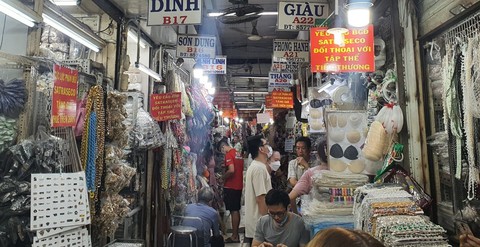 Tiểu thương chợ Đại Quang Minh kêu cứu vì bị cắt điện, ‘chủ chợ’ nói gì? - Ảnh 1. Tiểu thương chợ Đại Quang Minh kêu cứu vì bị cắt điện, ‘chủ chợ’ nói gì? - Ảnh 1.