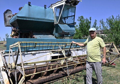 Nông dân Ukraine đau đầu việc thu hoạch lúa mì - Ảnh 2. Nông dân Ukraine đau đầu việc thu hoạch lúa mì - Ảnh 2.