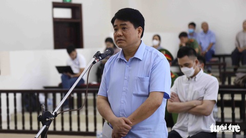 Cán bộ tham nhũng trả lại tiền: Làm sao để tránh hy sinh đời bố...? - Ảnh 1. Cán bộ tham nhũng trả lại tiền: Làm sao để tránh hy sinh đời bố...? - Ảnh 1.