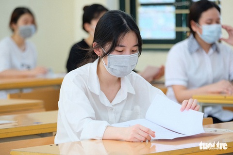 Đề thi tốt nghiệp THPT 2022 và giám thị sẽ ra Côn Đảo bằng trực thăng - Ảnh 1. Đề thi tốt nghiệp THPT 2022 và giám thị sẽ ra Côn Đảo bằng trực thăng - Ảnh 1.