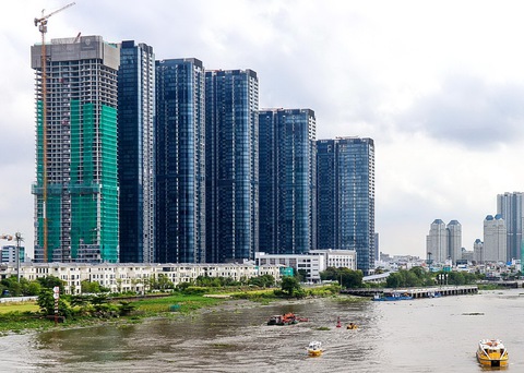 Vốn vào bất động sản: Ai siết hay thị trường tự siết? - Ảnh 1. Vốn vào bất động sản: Ai siết hay thị trường tự siết? - Ảnh 1.
