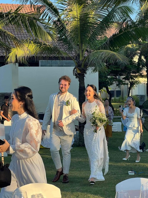 Con gái Mỹ Linh – Anh Quân đẹp rạng rỡ trong tiệc cưới ở Hội An - Ảnh 2. Con gái Mỹ Linh – Anh Quân đẹp rạng rỡ trong tiệc cưới ở Hội An - Ảnh 2.