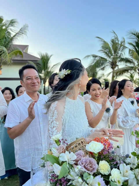 Con gái Mỹ Linh – Anh Quân đẹp rạng rỡ trong tiệc cưới ở Hội An - Ảnh 5. Con gái Mỹ Linh – Anh Quân đẹp rạng rỡ trong tiệc cưới ở Hội An - Ảnh 5.