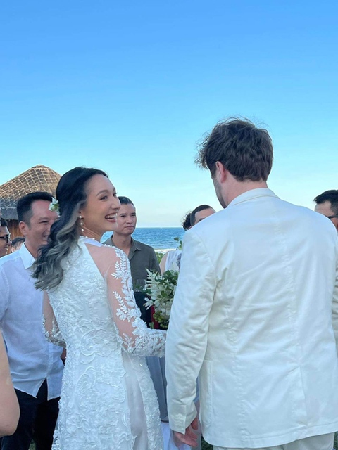 Con gái Mỹ Linh – Anh Quân đẹp rạng rỡ trong tiệc cưới ở Hội An - Ảnh 7. Con gái Mỹ Linh – Anh Quân đẹp rạng rỡ trong tiệc cưới ở Hội An - Ảnh 7.