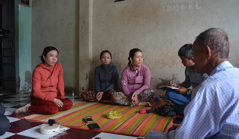 Đưa 4 ngư dân ngoài biển về Khánh Hòa cấp cứu - Ảnh 1. Đưa 4 ngư dân ngoài biển về Khánh Hòa cấp cứu - Ảnh 1.