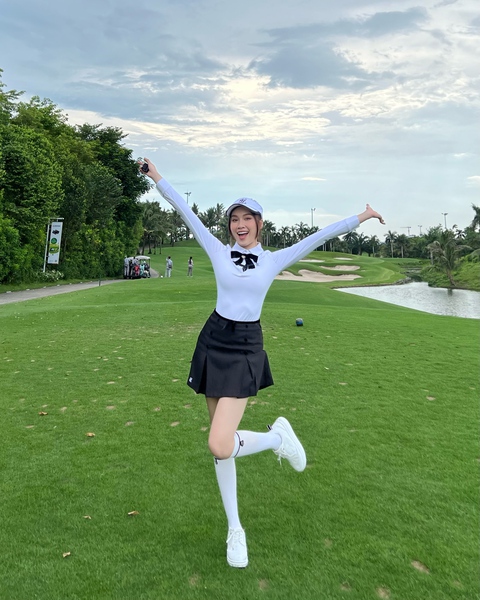 Thanh Thanh Huyền khui hàng loạt bí mật của Hương Giang trên sân golf - Ảnh 1. Thanh Thanh Huyền khui hàng loạt bí mật của Hương Giang trên sân golf - Ảnh 1.
