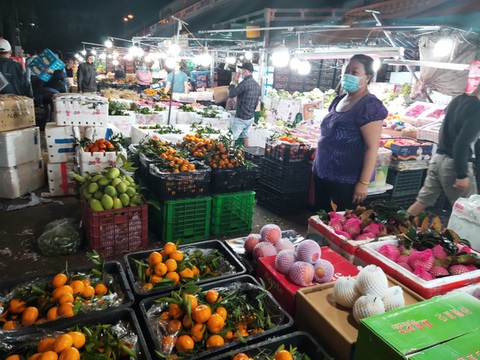Từ xoài đến mì gói: Xuất khẩu kiểm soát chặt an toàn thực phẩm, trong nước công bố lại rùng mình - Ảnh 1. Từ xoài đến mì gói: Xuất khẩu kiểm soát chặt an toàn thực phẩm, trong nước công bố lại rùng mình - Ảnh 1.