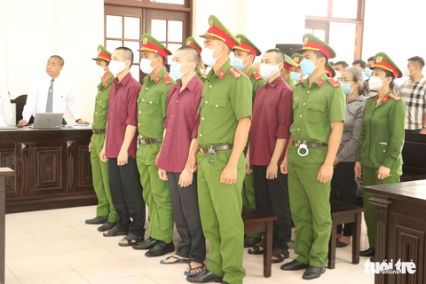 Xử vụ tịnh thất Bồng Lai: Bị cáo 90 tuổi Lê Tùng Vân nói đang độc thân, chờ lấy vợ - Ảnh 1. Xử vụ tịnh thất Bồng Lai: Bị cáo 90 tuổi Lê Tùng Vân nói đang độc thân, chờ lấy vợ - Ảnh 1.