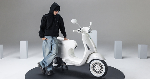 Vespa Sprint Justin Bieber ra mắt khách Việt, giá từ 115,8 triệu đồng - Ảnh 2. Vespa Sprint Justin Bieber ra mắt khách Việt, giá từ 115,8 triệu đồng - Ảnh 2.