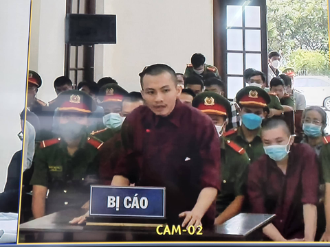 Vụ tịnh thất Bồng Lai: Bị cáo Nhất Nguyên thừa nhận tạo tài khoản 5 chú tiểu để kiếm tiền - Ảnh 1. Vụ tịnh thất Bồng Lai: Bị cáo Nhất Nguyên thừa nhận tạo tài khoản 5 chú tiểu để kiếm tiền - Ảnh 1.