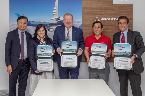 Vietjet và Boeing ký kết giao 200 tàu bay Boeing 737 Max - Ảnh 1. Vietjet và Boeing ký kết giao 200 tàu bay Boeing 737 Max - Ảnh 1.