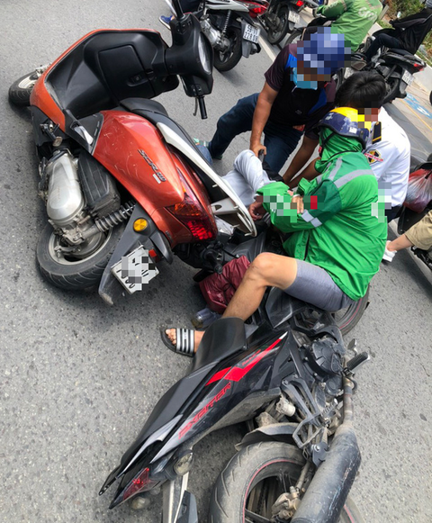 Bắt cướp trên phố, một trinh sát hình sự đặc nhiệm chấn thương - Ảnh 2. Bắt cướp trên phố, một trinh sát hình sự đặc nhiệm chấn thương - Ảnh 2.