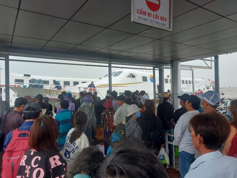 Tạm ngưng nửa ngày, tàu cao tốc ra Phú Quốc đã chạy trở lại - Ảnh 1.