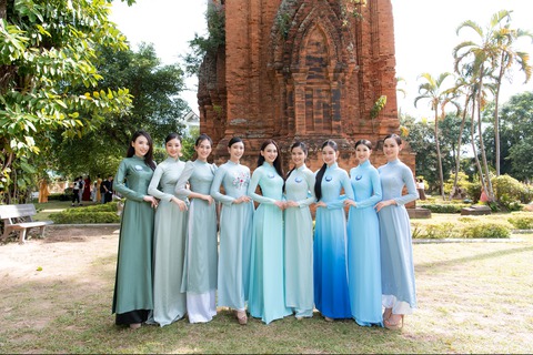 Nhiều nghệ sĩ Việt bức xúc trước vụ án bạo hành bé gái 8 tuổi - Ảnh 6. Nhiều nghệ sĩ Việt bức xúc trước vụ án bạo hành bé gái 8 tuổi - Ảnh 6.
