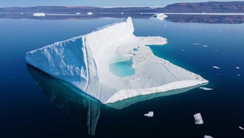 Thời tiết ấm bất thường, băng ở Greenland đang tan nhanh - Ảnh 1. Thời tiết ấm bất thường, băng ở Greenland đang tan nhanh - Ảnh 1.
