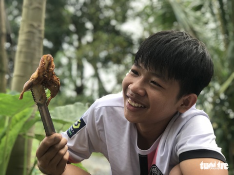 Chuột đồng nướng sa tế chấm chao - mỹ vị nhân gian phải tự mình nếm trải... - Ảnh 4. Chuột đồng nướng sa tế chấm chao - mỹ vị nhân gian phải tự mình nếm trải... - Ảnh 4.