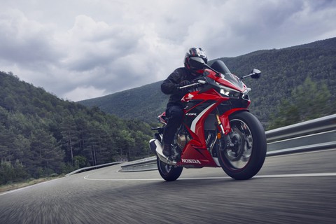 Môtô, xe máy Honda sẽ có hỗ trợ giữ làn như ôtô? - Ảnh 1. Môtô, xe máy Honda sẽ có hỗ trợ giữ làn như ôtô? - Ảnh 1.