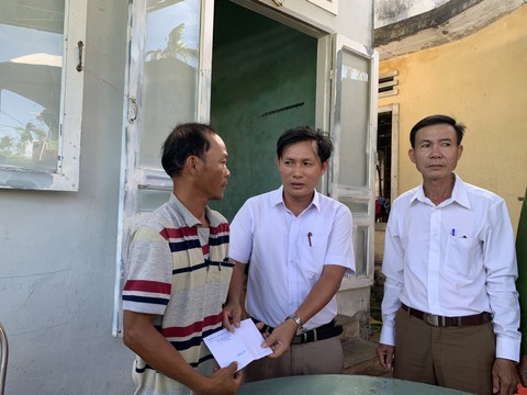 6 đứa trẻ ngơ ngác trước nỗi đau mất mẹ - Ảnh 4. 6 đứa trẻ ngơ ngác trước nỗi đau mất mẹ - Ảnh 4.