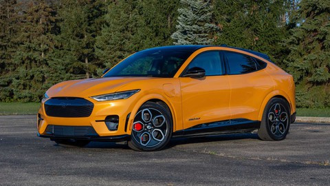 Ford công bố SUV cỡ trung mới, có thể là Escape thuần điện - Ảnh 1. Ford công bố SUV cỡ trung mới, có thể là Escape thuần điện - Ảnh 1.