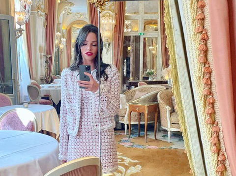 Chuyên gia du lịch cho Vogue khuyên mang gì trong hành lý xách tay? - Ảnh 1. Chuyên gia du lịch cho Vogue khuyên mang gì trong hành lý xách tay? - Ảnh 1.