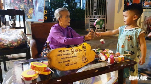 Bí quyết sinh tồn của bách nghệ kinh đô - Kỳ cuối: Nghệ nhân xuống phố - Ảnh 1. Bí quyết sinh tồn của bách nghệ kinh đô - Kỳ cuối: Nghệ nhân xuống phố - Ảnh 1.