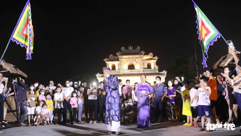 Bí quyết sinh tồn của bách nghệ kinh đô - Kỳ cuối: Nghệ nhân xuống phố - Ảnh 3. Bí quyết sinh tồn của bách nghệ kinh đô - Kỳ cuối: Nghệ nhân xuống phố - Ảnh 3.